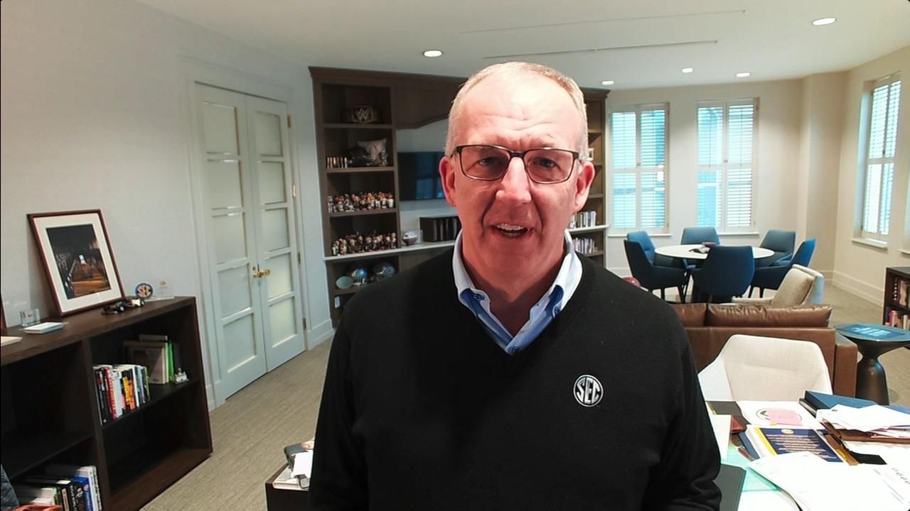 Sankey leaning toward single division for SEC football