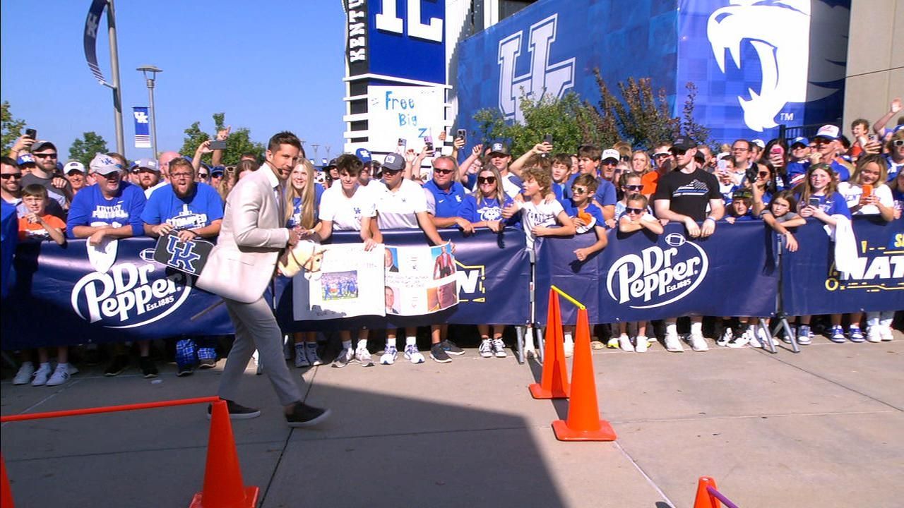 Horsing Around: SEC Nation crew runs hobby horse course